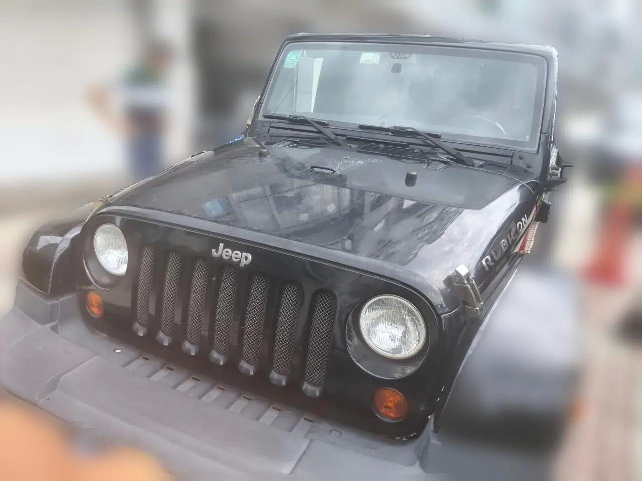 Jeep Wrangler 2012 3.6L Rubicon two-door model — миниатюра 1