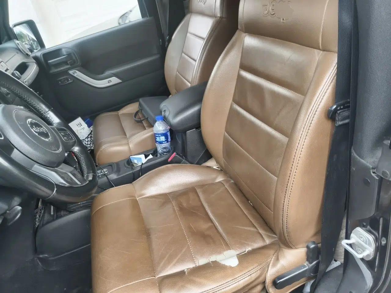 Jeep Wrangler 2012 3.6L Rubicon two-door model — миниатюра 17
