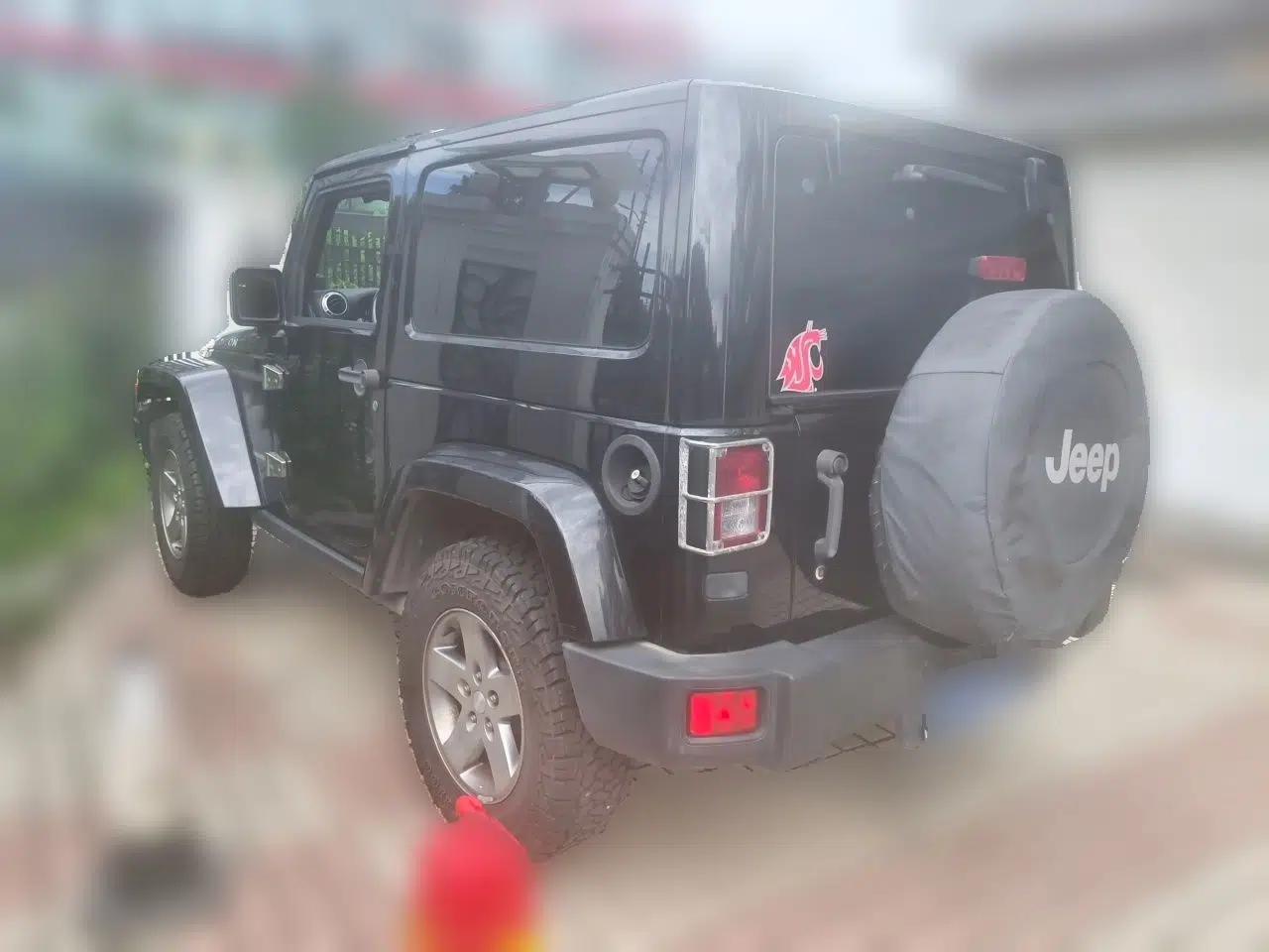 Jeep Wrangler 2012 3.6L Rubicon two-door model — миниатюра 4