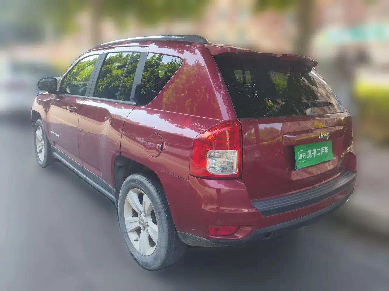 Jeep Compass 2011 2.4L four-wheel-drive sport version — миниатюра 4
