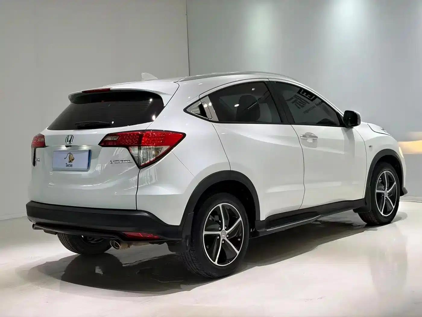 Vezel 2022 1.5L CVT Phantom Night Pioneer Edition — миниатюра 6