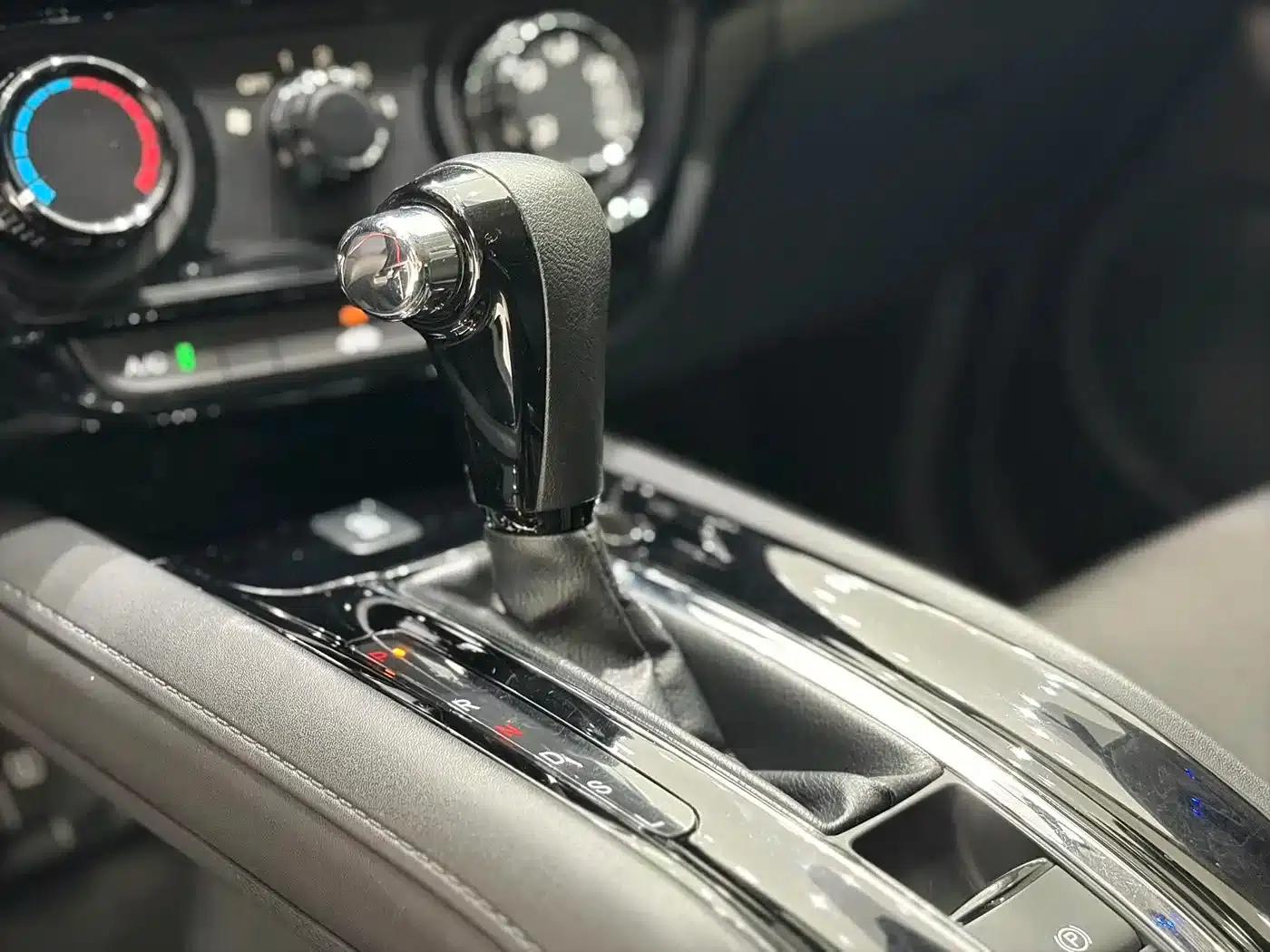 Vezel 2022 1.5L CVT Phantom Night Pioneer Edition — миниатюра 8