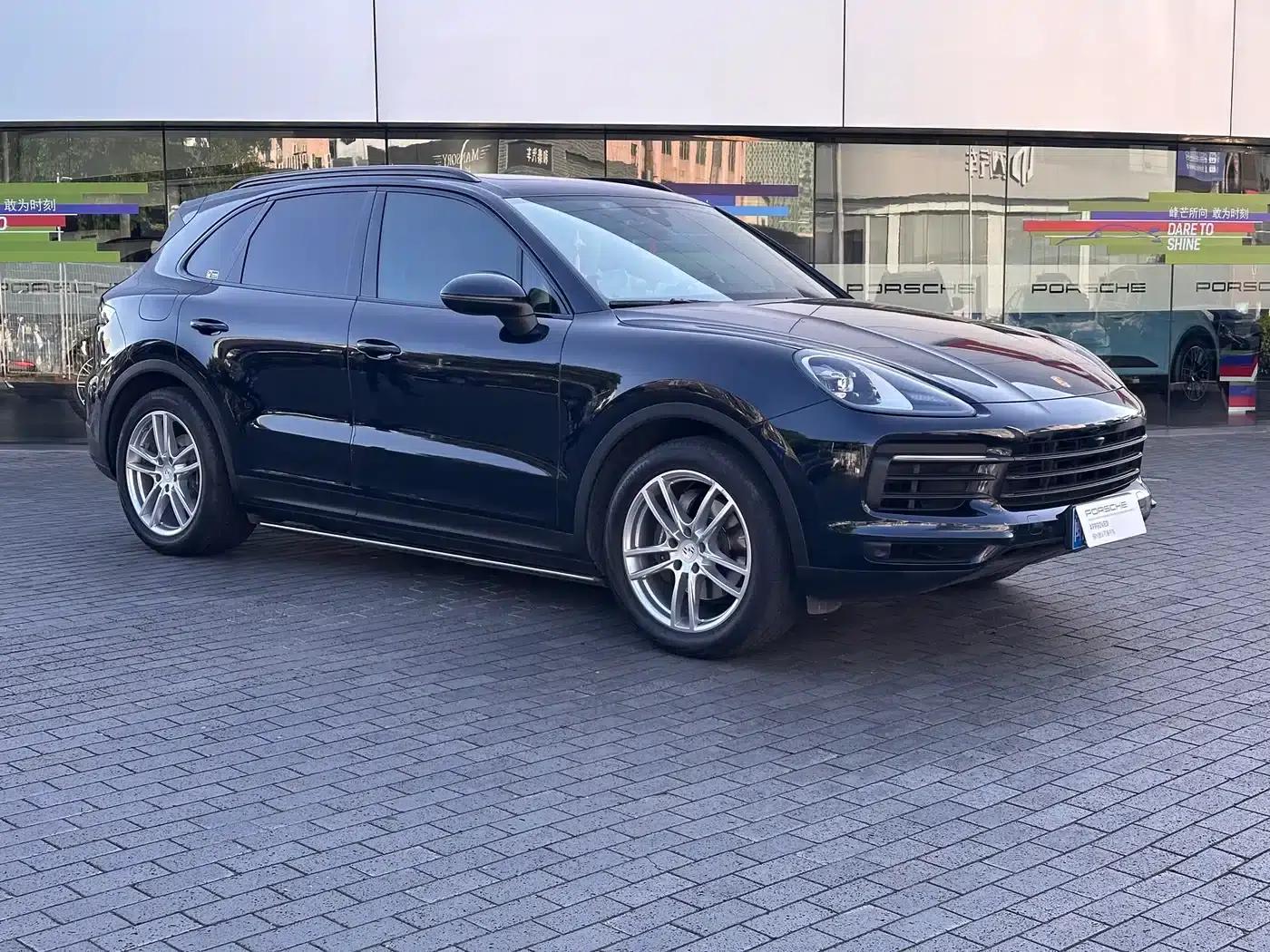 2022 Cayenne 3.0T Platinum Edition — миниатюра 3