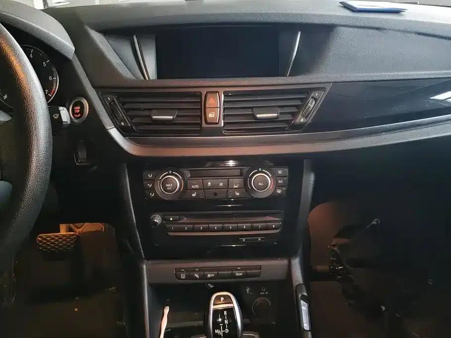 BMW X1 2015 sDrive18i Leading Upgrade Edition — миниатюра 13