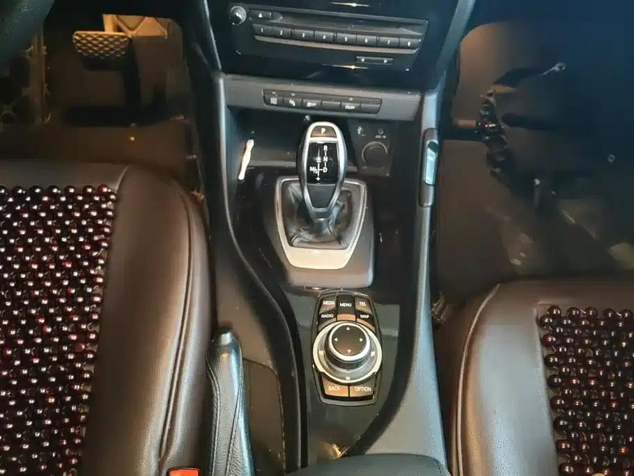 BMW X1 2015 sDrive18i Leading Upgrade Edition — миниатюра 16