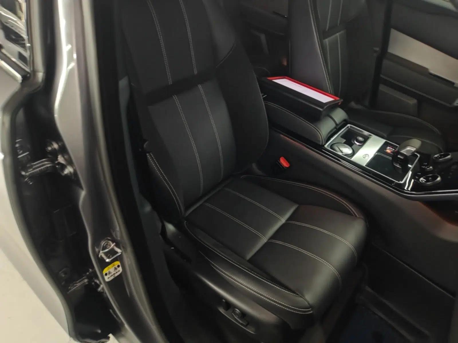Land Rover Range Velar 2021 P250 Sparkling Black Limited Edition — миниатюра 24