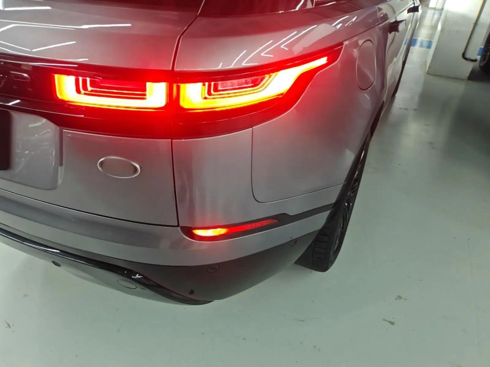 Land Rover Range Velar 2021 P250 Sparkling Black Limited Edition — миниатюра 9