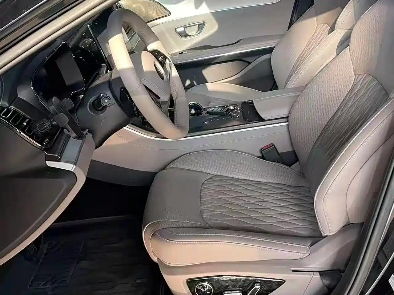 Han 2025 DM-i Intelligent Driving Edition 125KM Elite — миниатюра 3