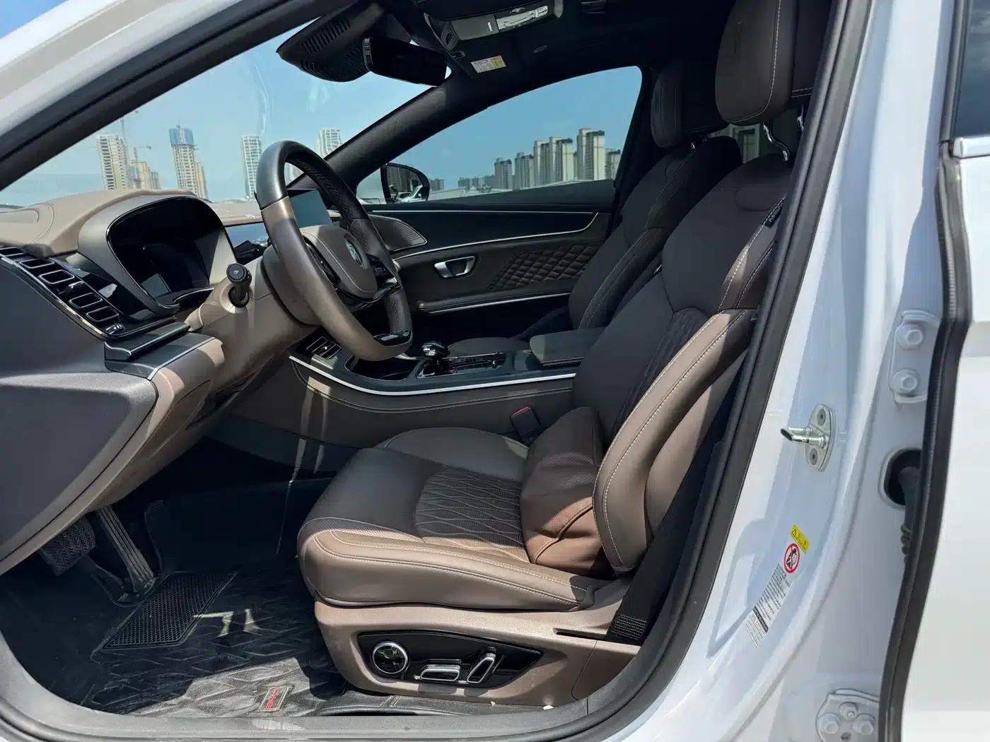 Han 2022 DM-i 121KM Premium Edition — миниатюра 4