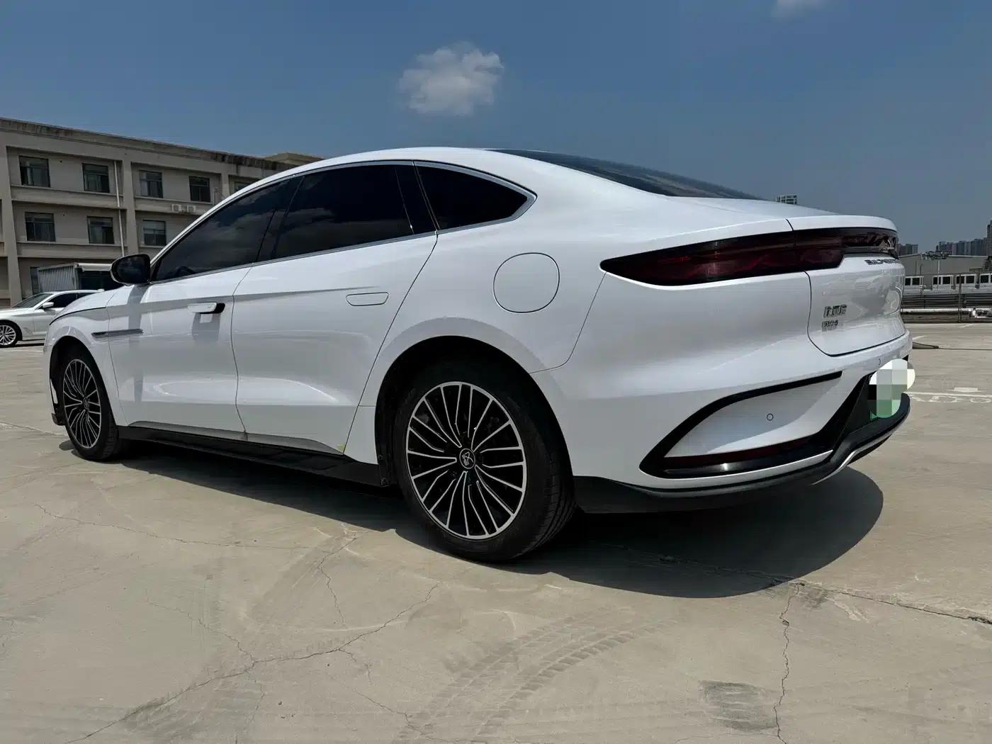 Han 2022 DM-i 121KM Premium Edition — миниатюра 7