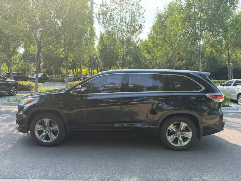 2015 Highlander 2.0T AWD Luxury 7-seater — миниатюра 4