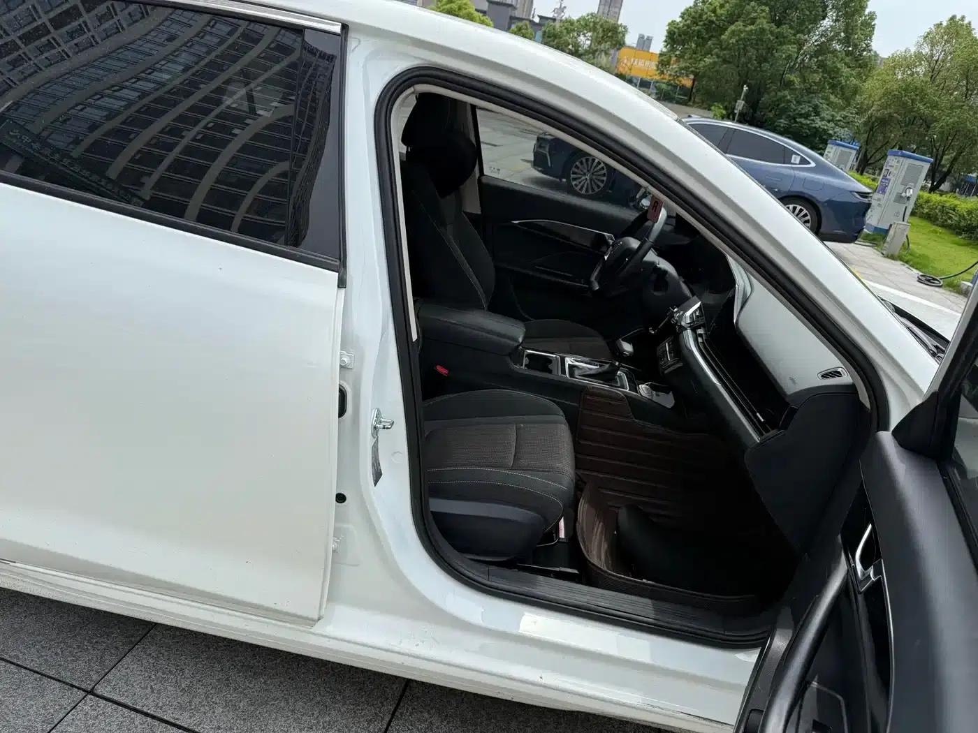Bestune B70 2022 Model, Third Generation, 1.5T Automatic Enjoyment Edition — миниатюра 10