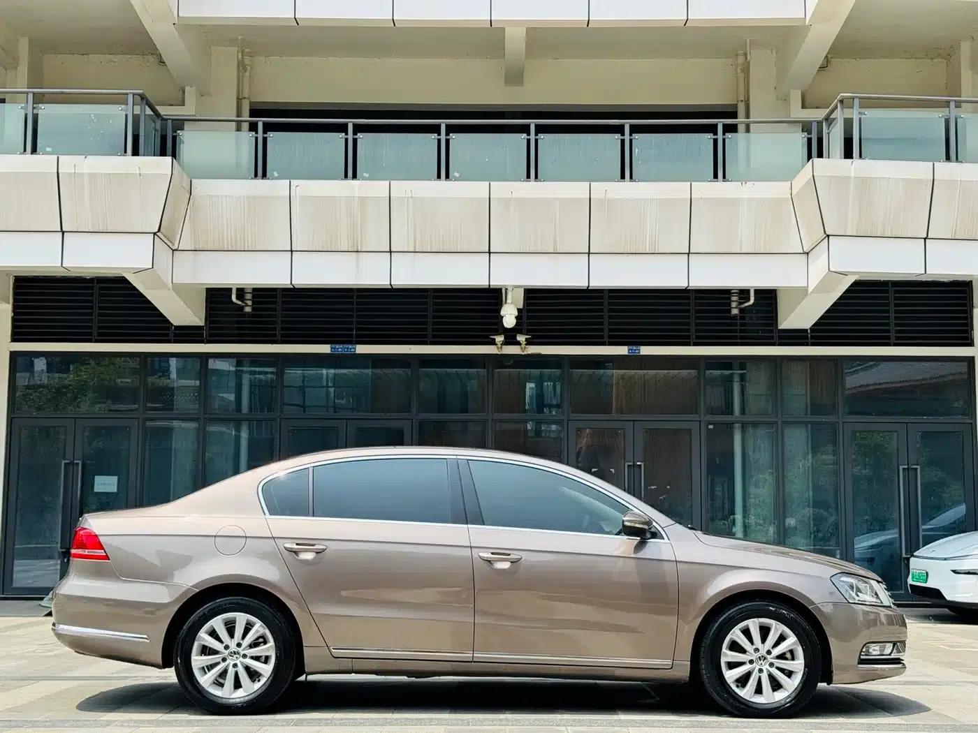 2015 Volkswagen Passat 2.0TSI Luxury — миниатюра 5