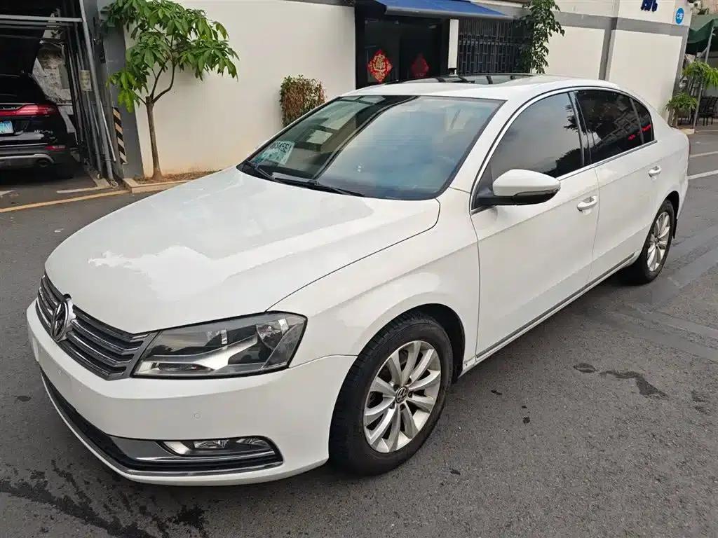 2013 Volkswagen Passat 1.8TSI Leading Edition — миниатюра 1