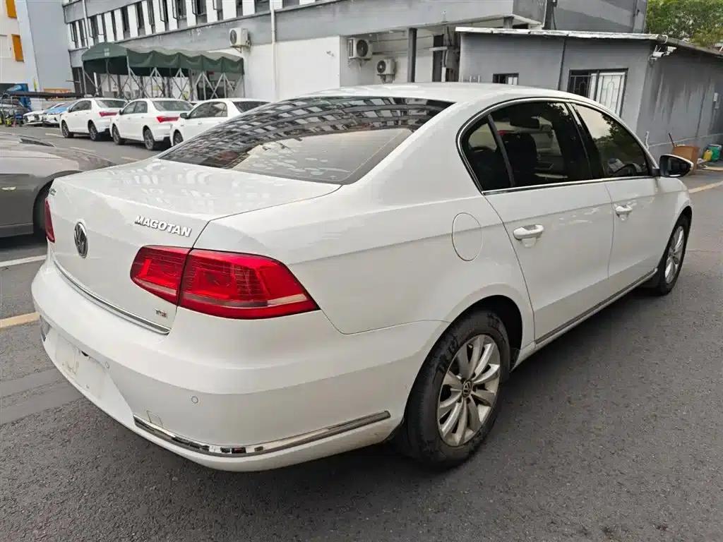 2013 Volkswagen Passat 1.8TSI Leading Edition — миниатюра 5