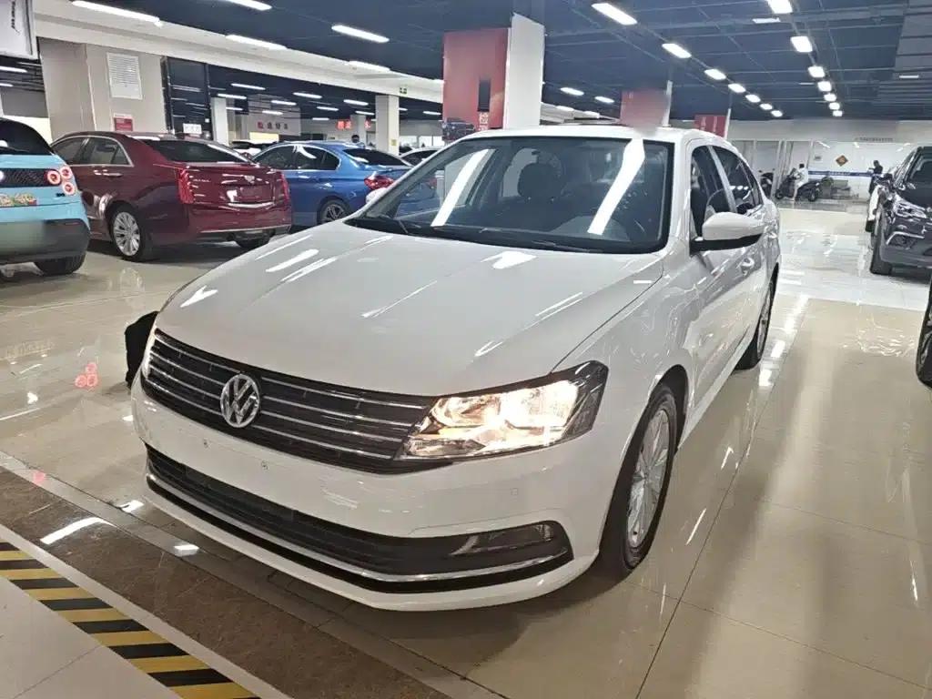 2017 Volkswagen Lavida 230TSI DSG Comfort Edition — миниатюра 1
