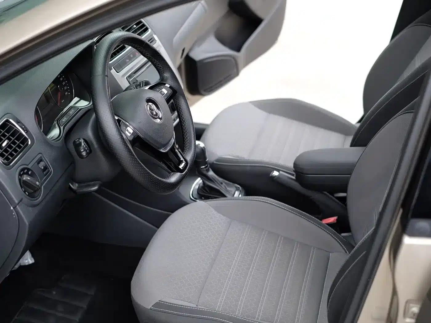 2014 Polo 1.6L Cross Polo Automatic — миниатюра 30