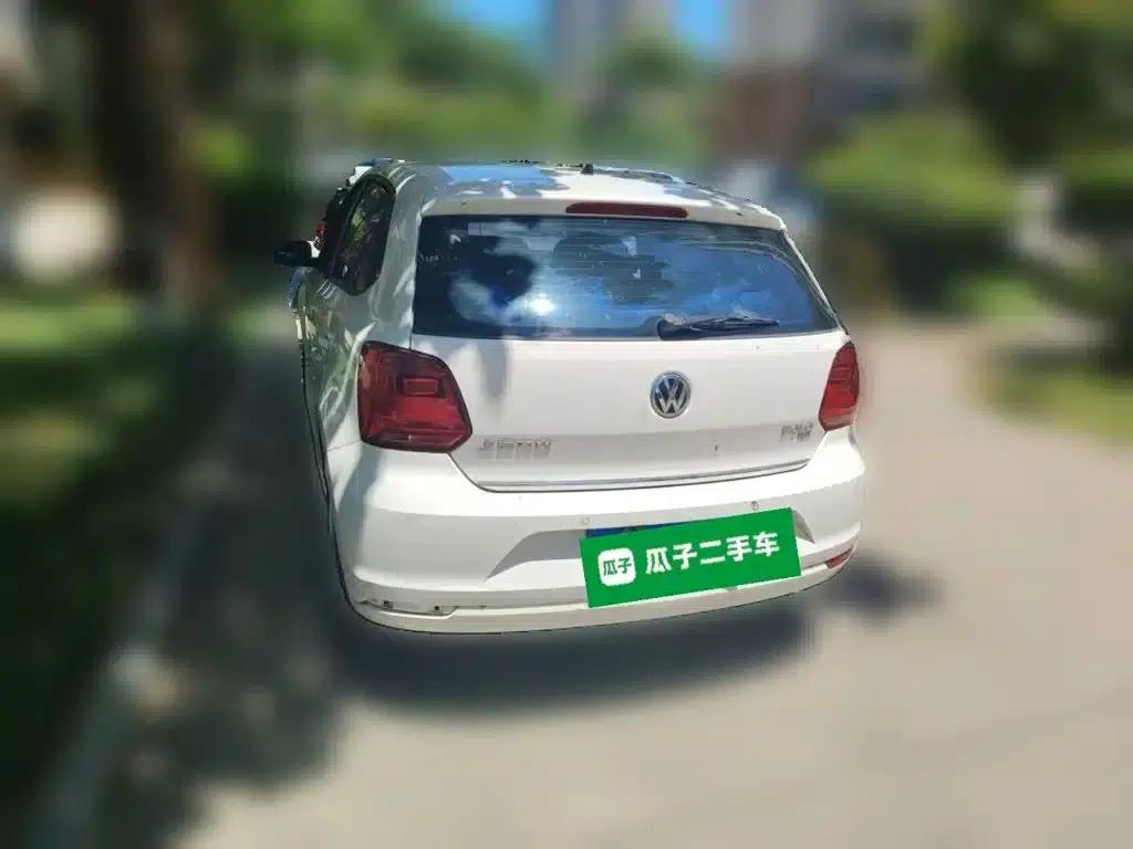 2016 Polo 1.6L Automatic Luxury — миниатюра 4