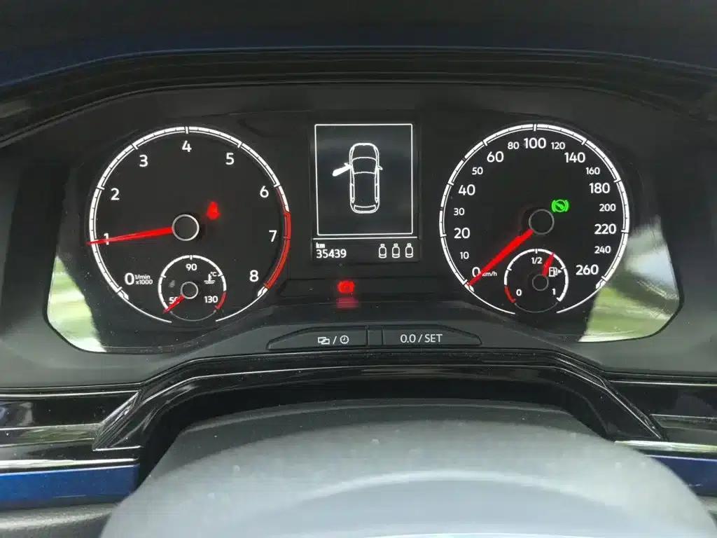 2019 Polo Plus 1.5L Automatic Colorful Technology Edition — миниатюра 9