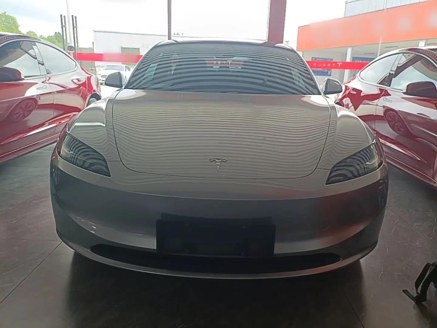 Tesla Model 3 2025 Rear-Wheel-Drive Version — миниатюра 2