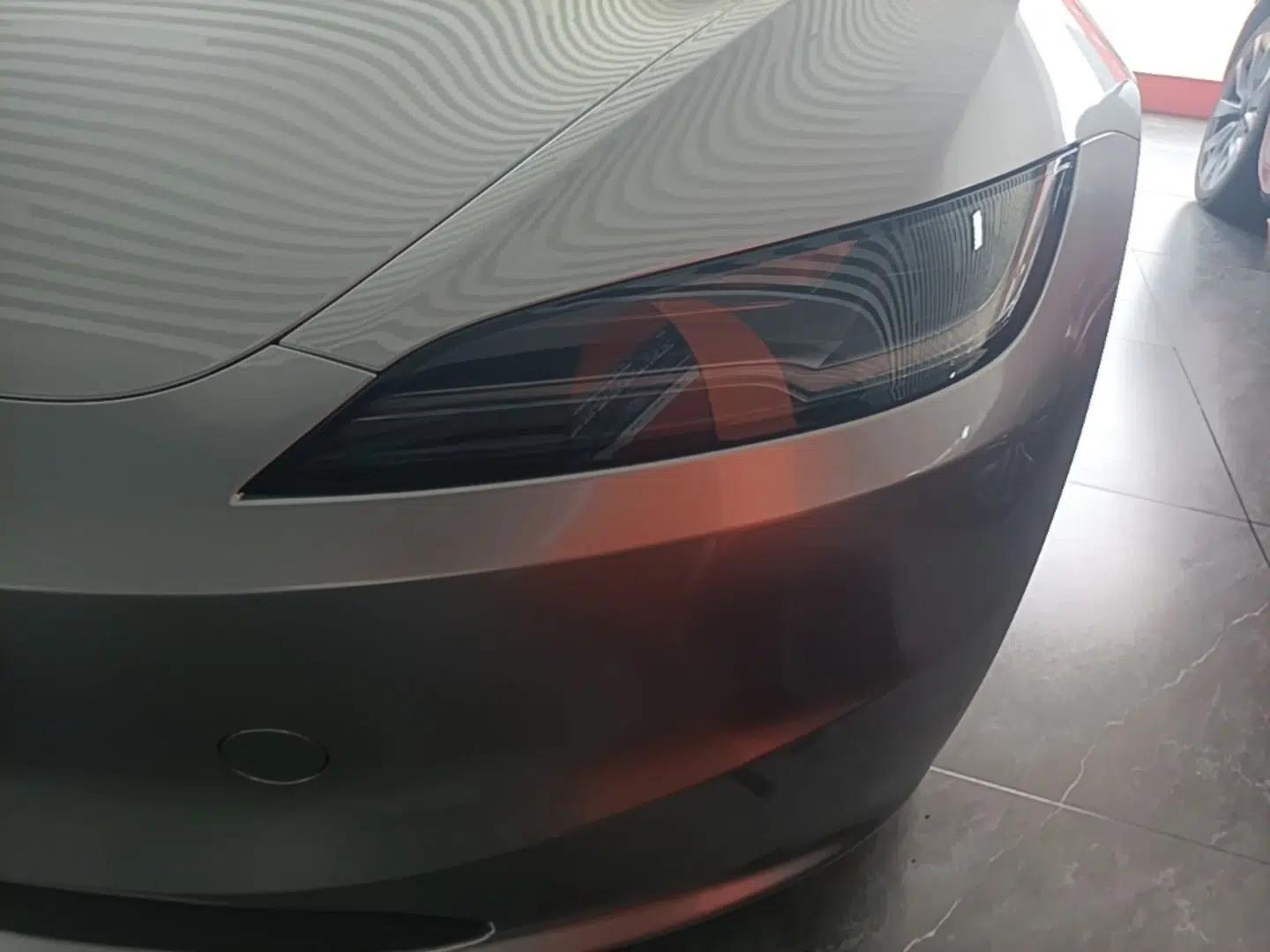 Tesla Model 3 2025 Rear-Wheel-Drive Version — миниатюра 8