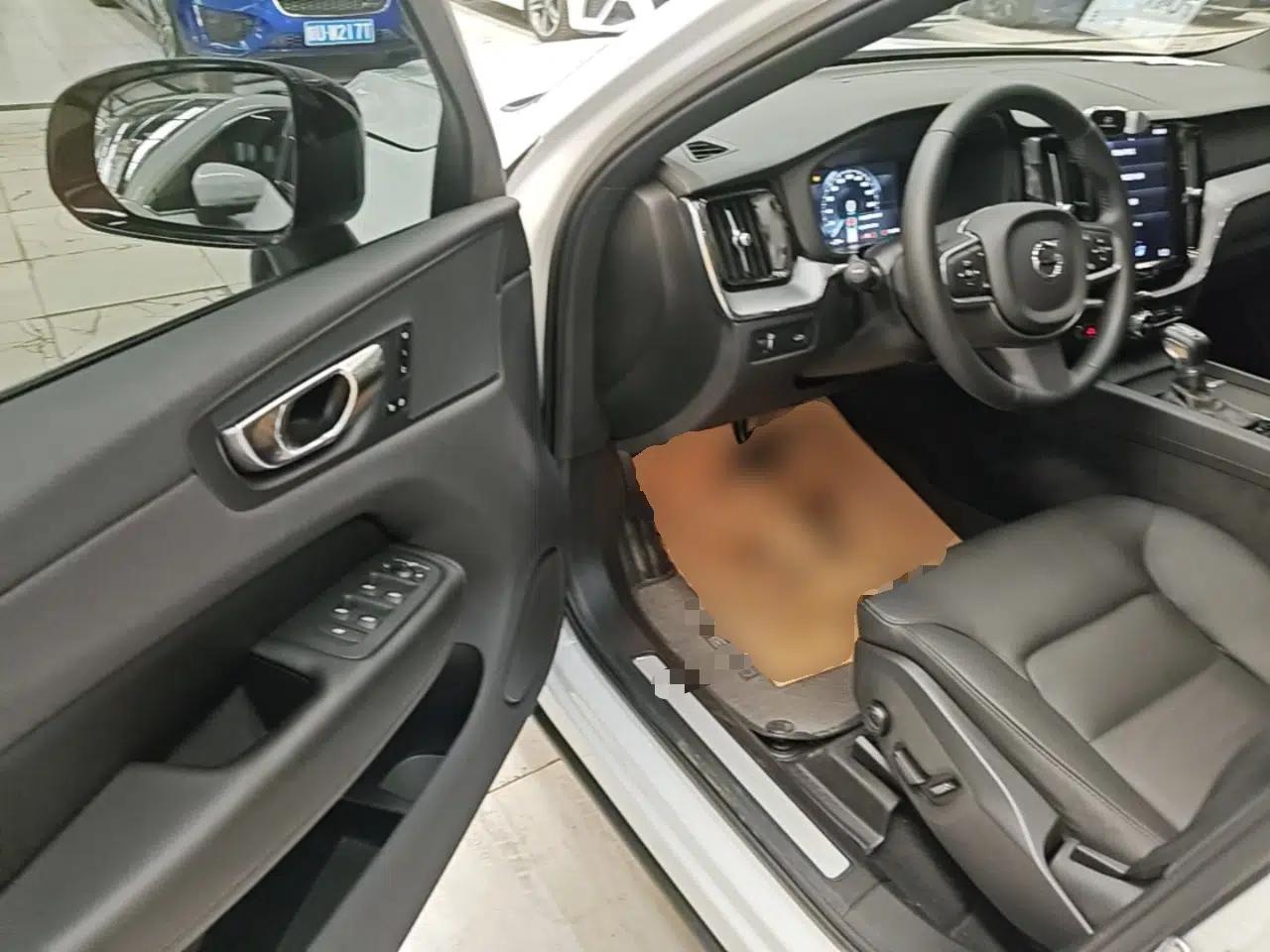 Volvo XC60 2021 T5 4x4 Zhiyi Sport Edition — миниатюра 23