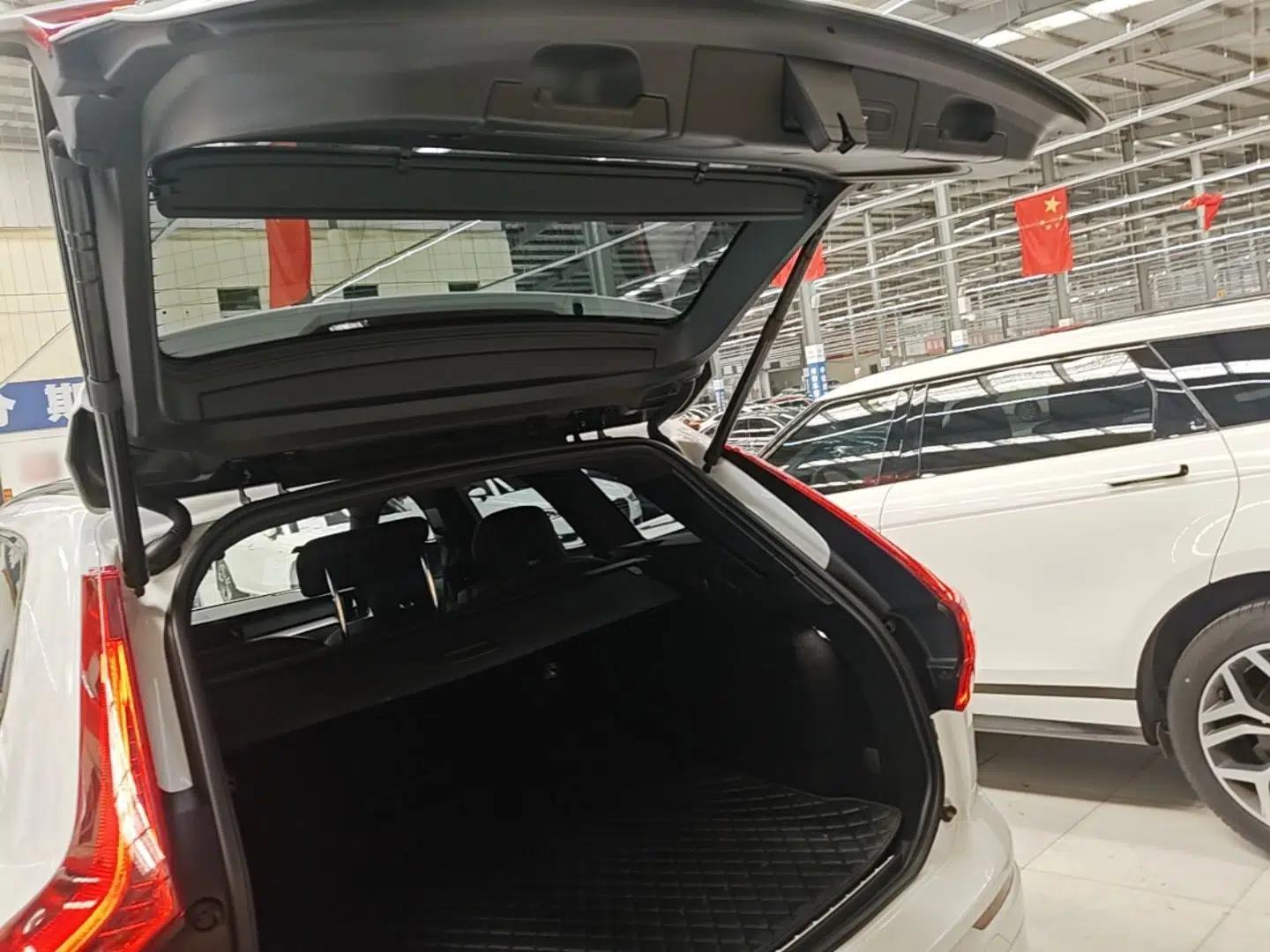 Volvo XC60 2021 T5 4x4 Zhiyi Sport Edition — миниатюра 27