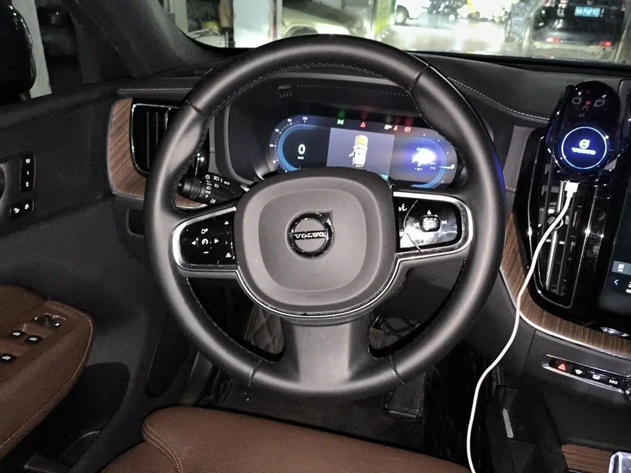 Volvo XC60 New Energy 2024 T8 Plug-in Hybrid Long-Range All-Wheel Drive Smart Luxury Edition — миниатюра 10