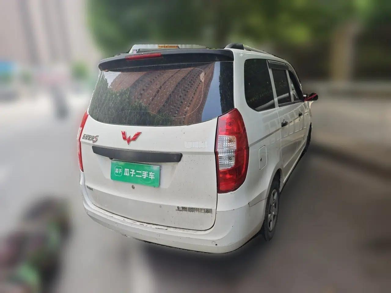 Wuling Hongguang 2015 1.5L S Basic Version China V Standard — миниатюра 4