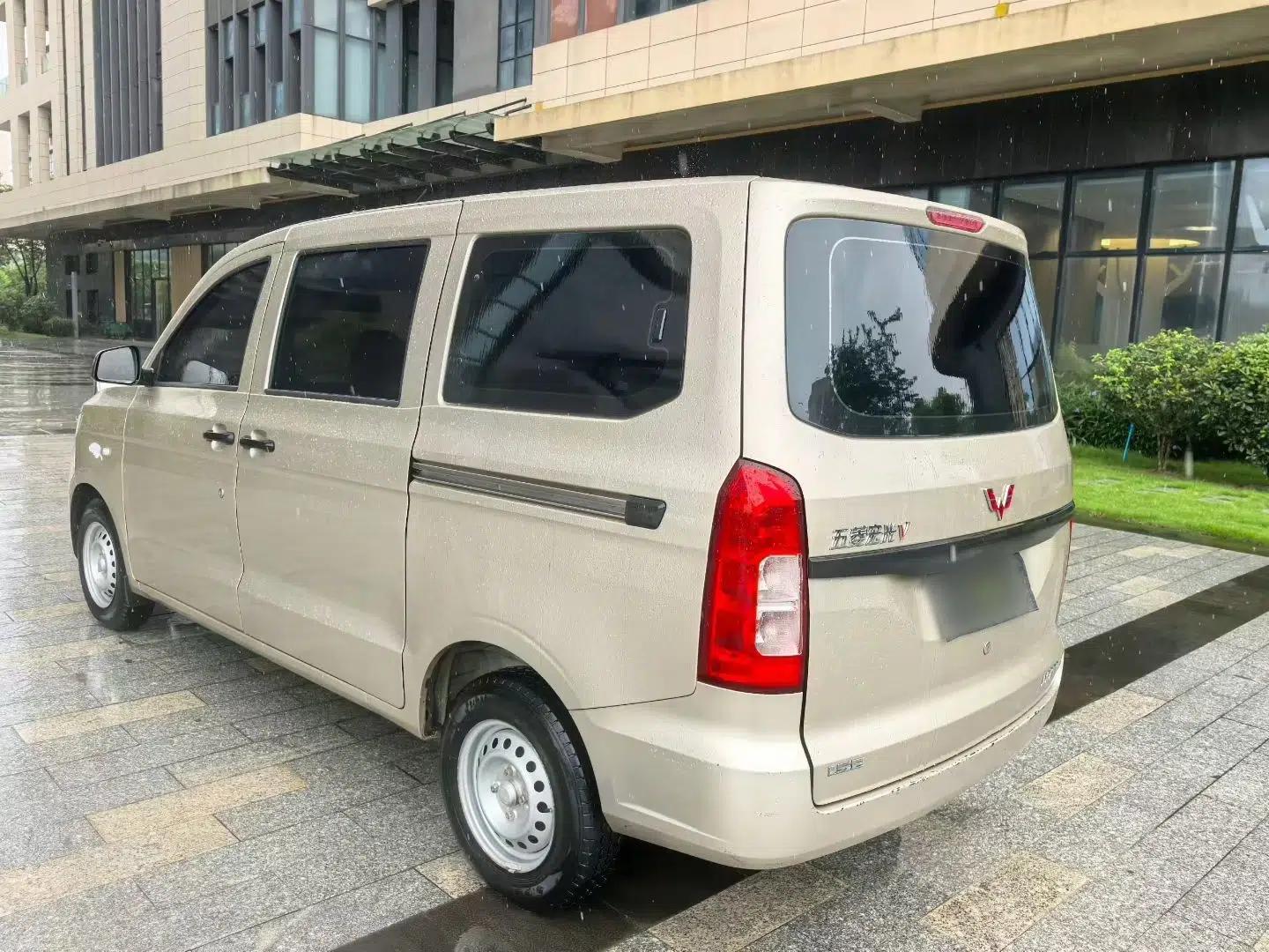 Wuling Hongguang V 2022 1.5L Jingqu Edition Electric-Assist LAR — миниатюра 13