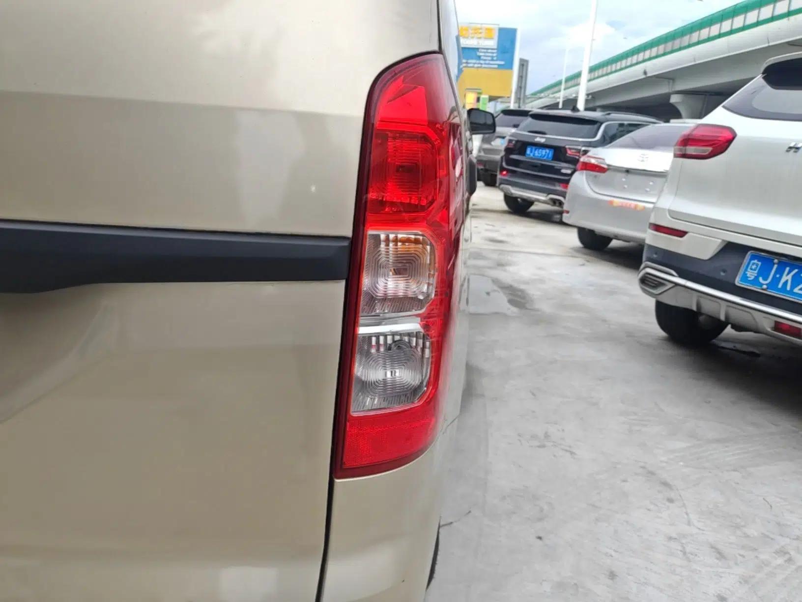 Wuling Hongguang V 2022 1.5L Jingqu Edition Electric-Assist LAR — миниатюра 9