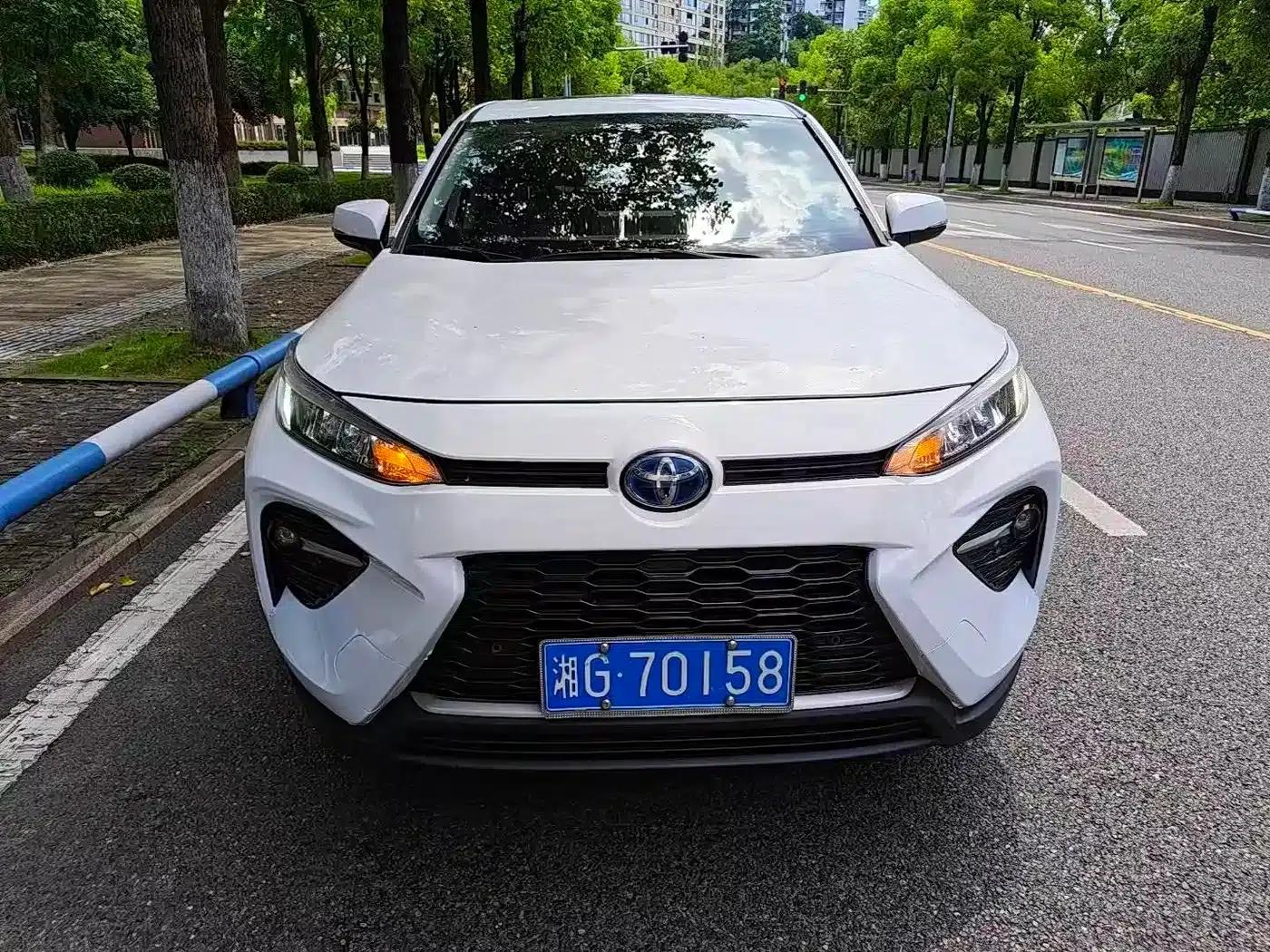 Highlander 2022 Hybrid 2.5L E-CVT 2WD Leading Edition — миниатюра 2