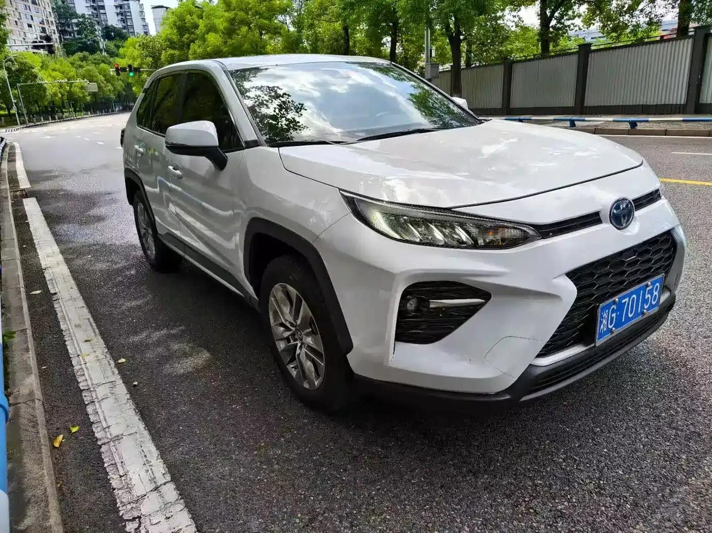 Highlander 2022 Hybrid 2.5L E-CVT 2WD Leading Edition — миниатюра 3
