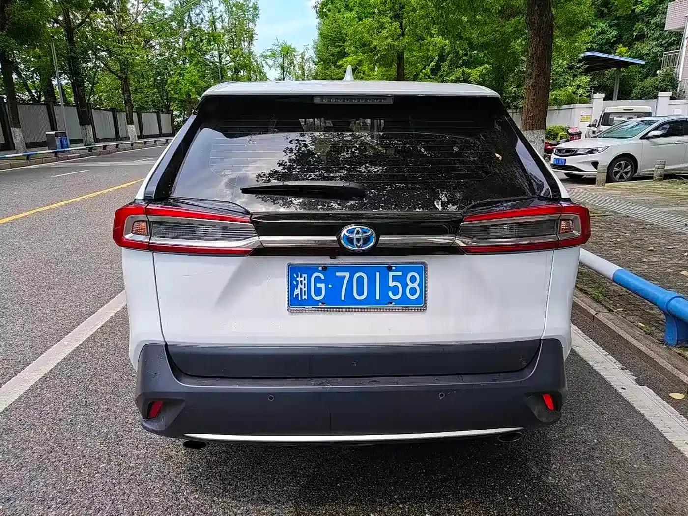 Highlander 2022 Hybrid 2.5L E-CVT 2WD Leading Edition — миниатюра 8