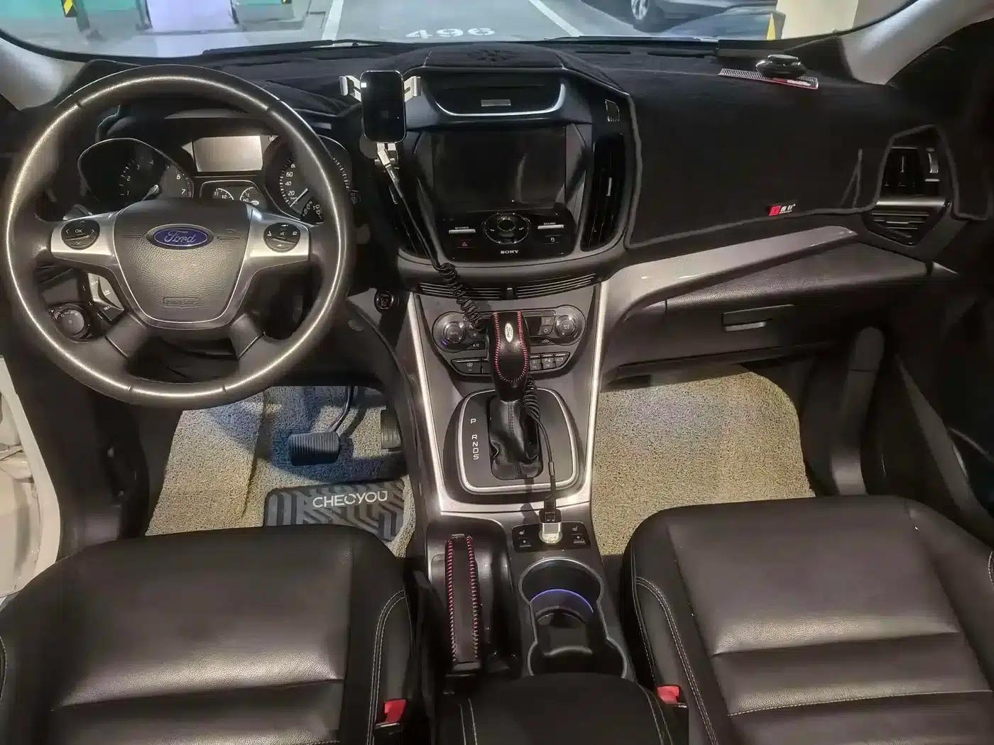 Ford Kuga 2015 2.0L GTDi AWD Premium — миниатюра 5