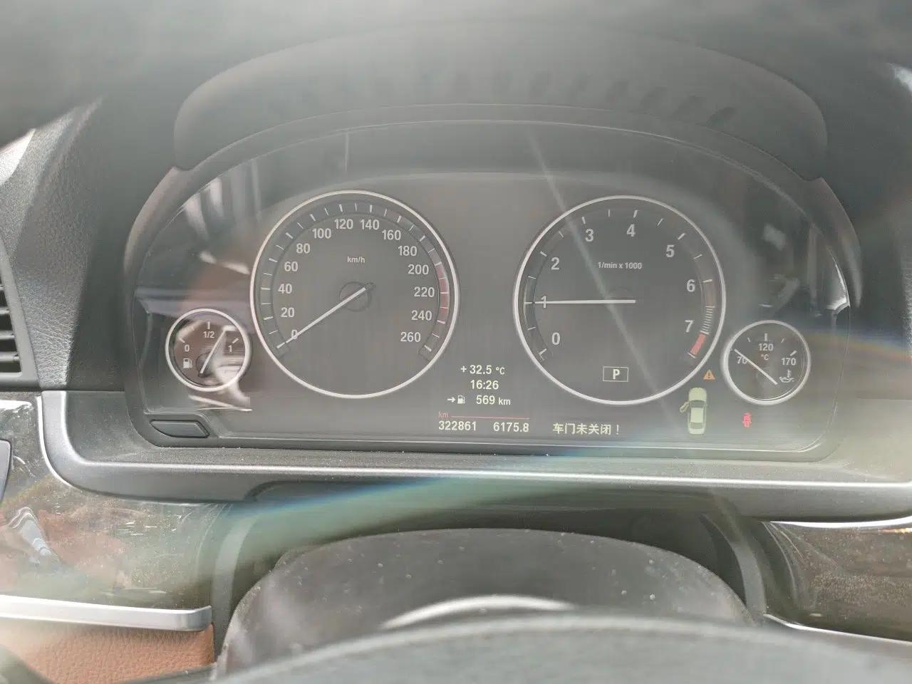 BMW 5 Series 2013 525Li Leading Model — миниатюра 11