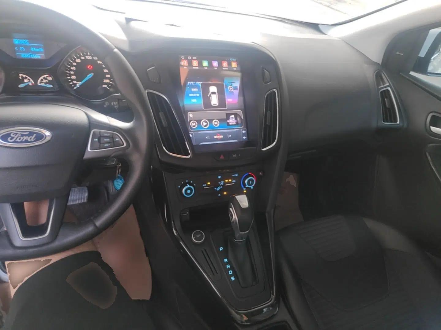 Ford Focus 2018 Sedan Classic 1.6L Automatic Trendy SmartDrive Edition — миниатюра 17