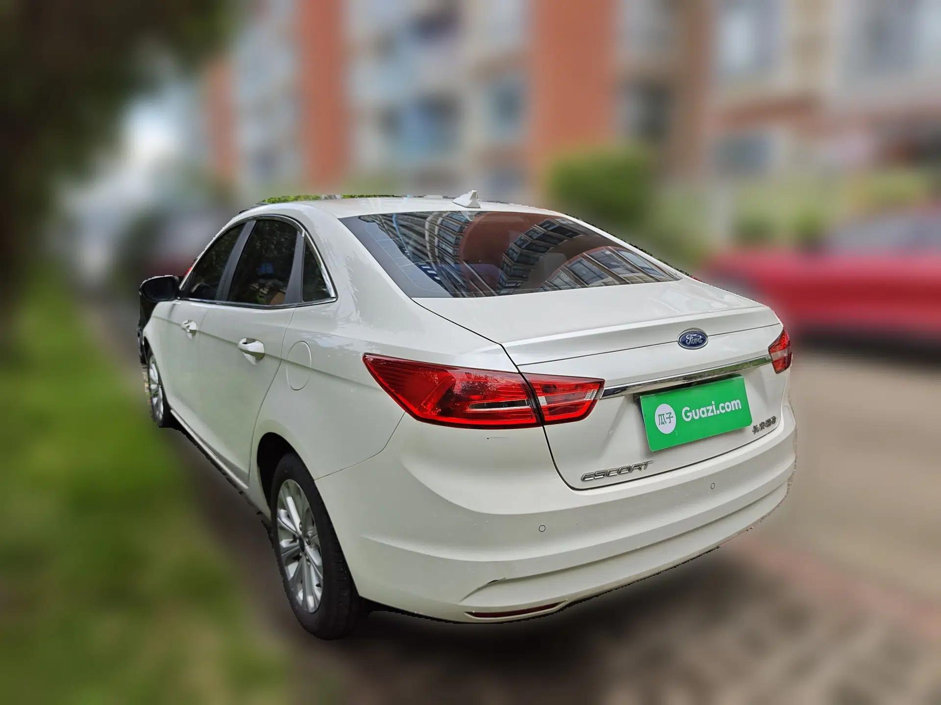 Ford Escort 2017 Happiness Edition 1.5L Automatic Fashion Version — миниатюра 4