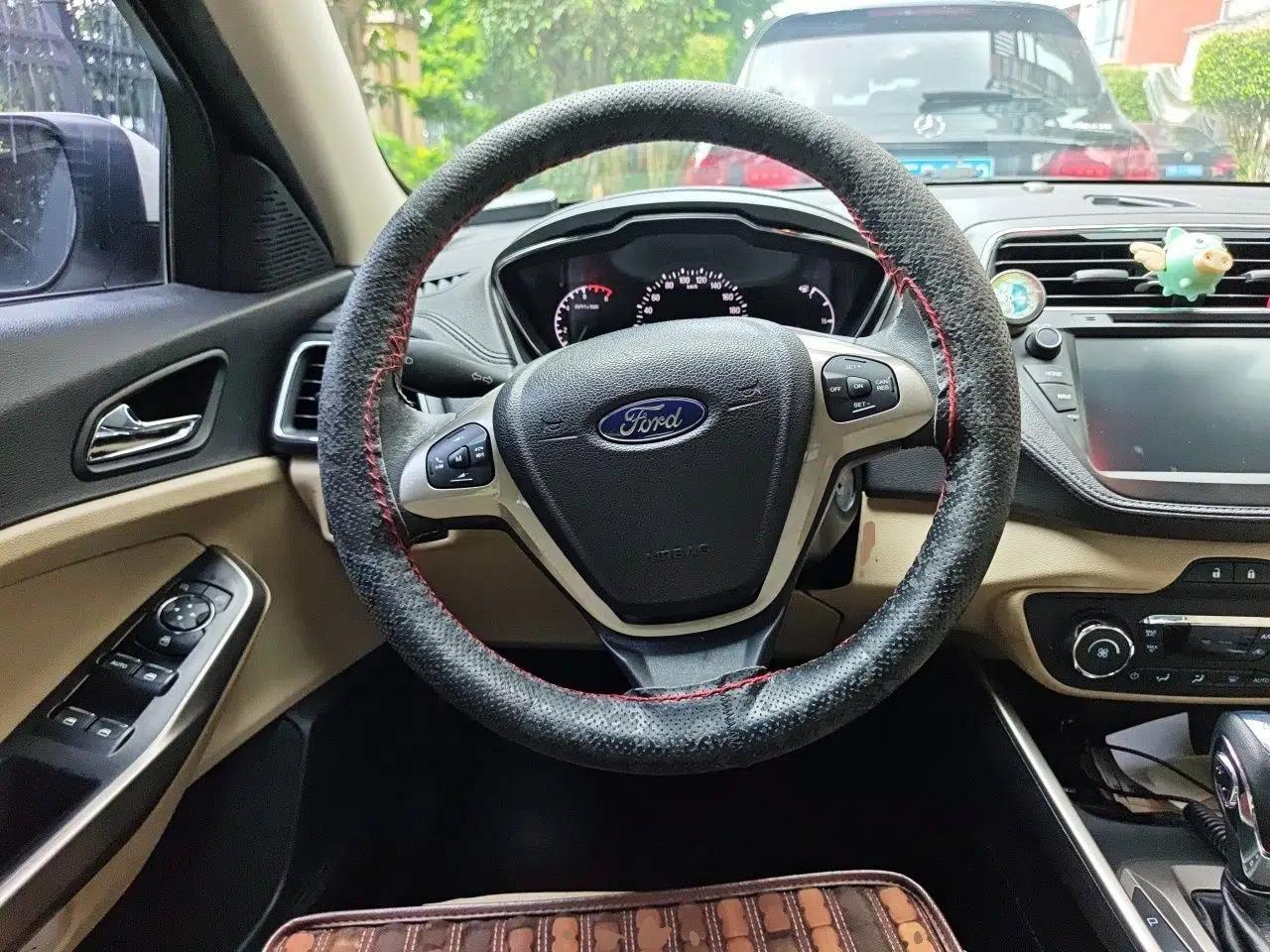 Ford Escort 2017 Happiness Edition 1.5L Automatic Fashion Version — миниатюра 10