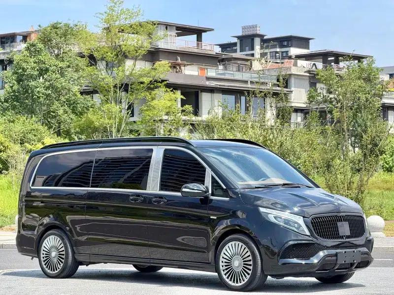 Mercedes-Benz V-Class 2022 V 260 L Long Wheelbase Premium Edition — миниатюра 3