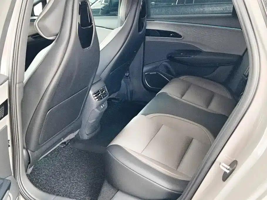 Hongqi EH7 2025 640 AWD Smart Selection Edition — миниатюра 11