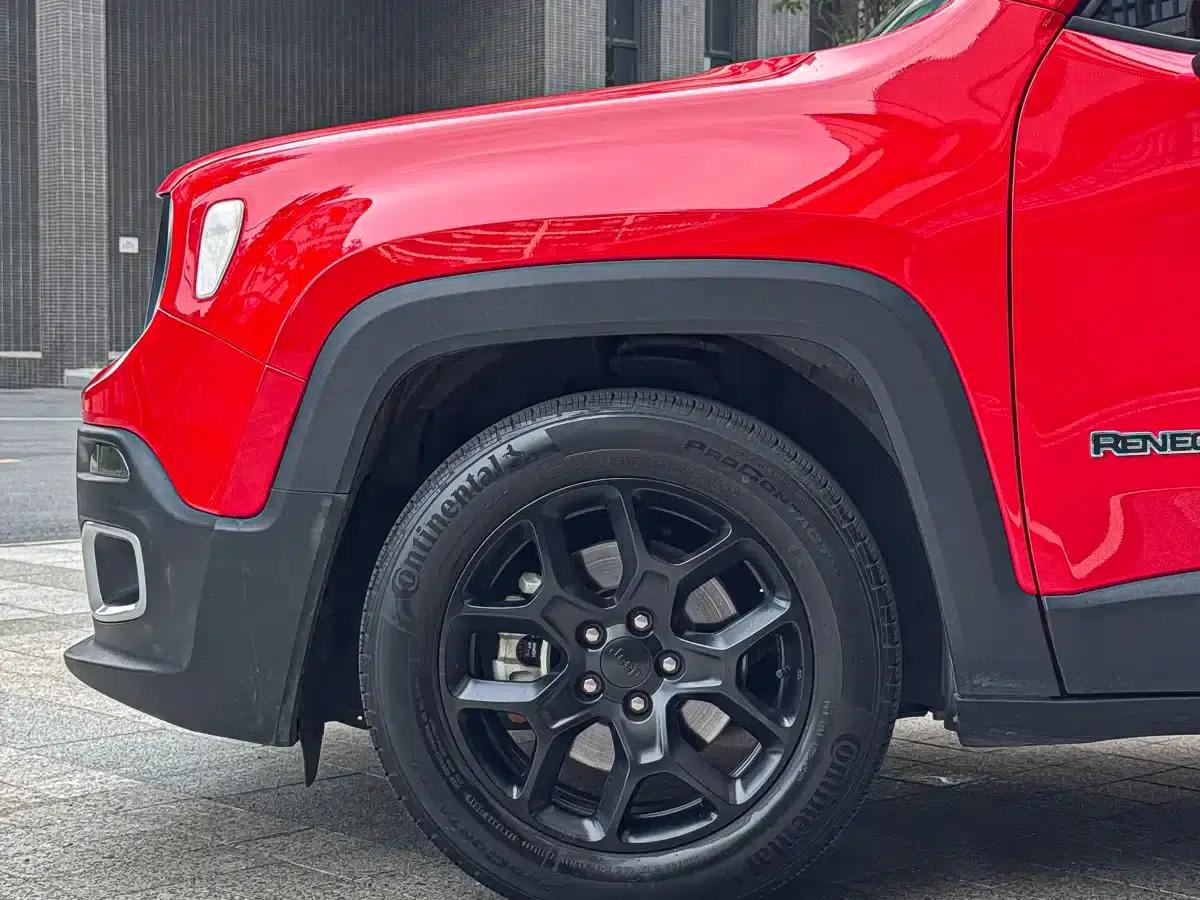 Jeep Renegade 2018 Connected Large Screen Edition 180TS Automatic High-Performance Edition — миниатюра 3