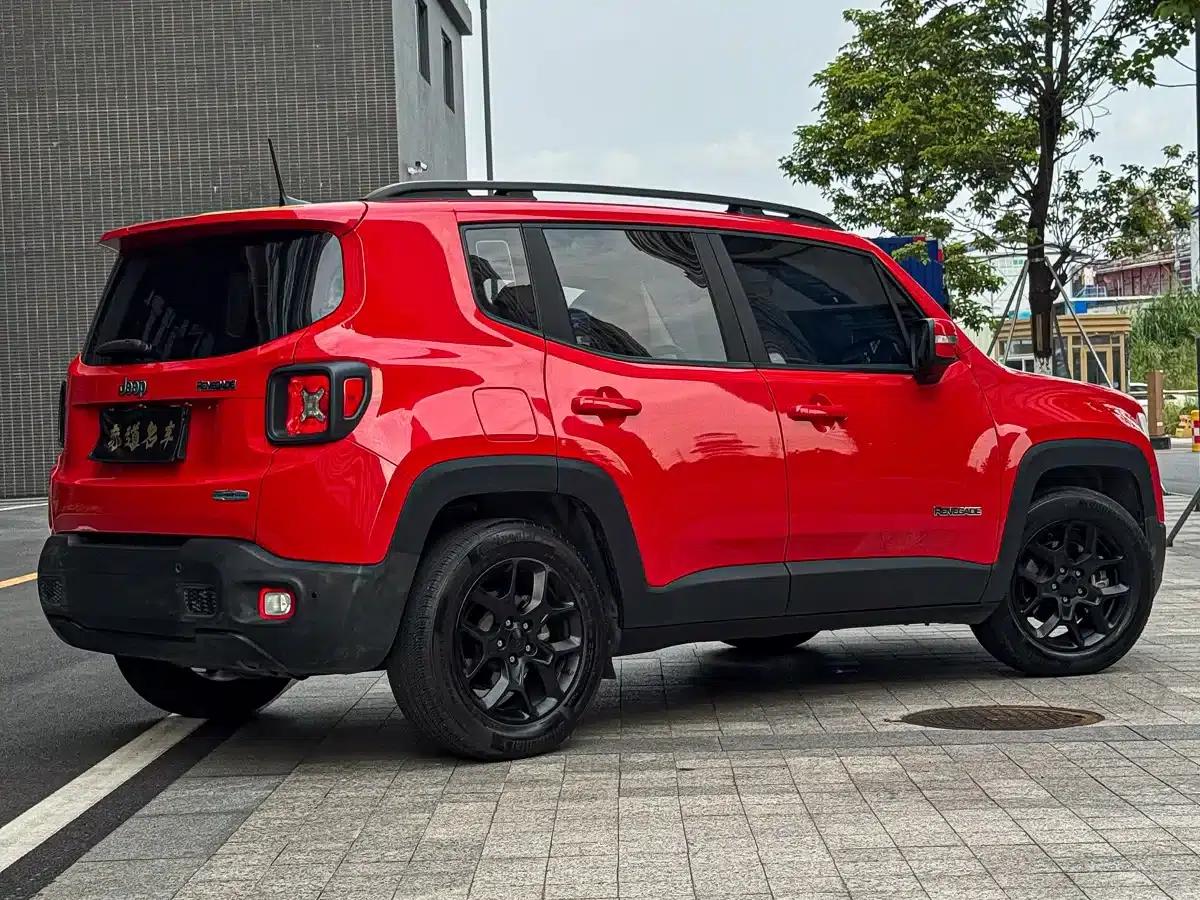 Jeep Renegade 2018 Connected Large Screen Edition 180TS Automatic High-Performance Edition — миниатюра 5