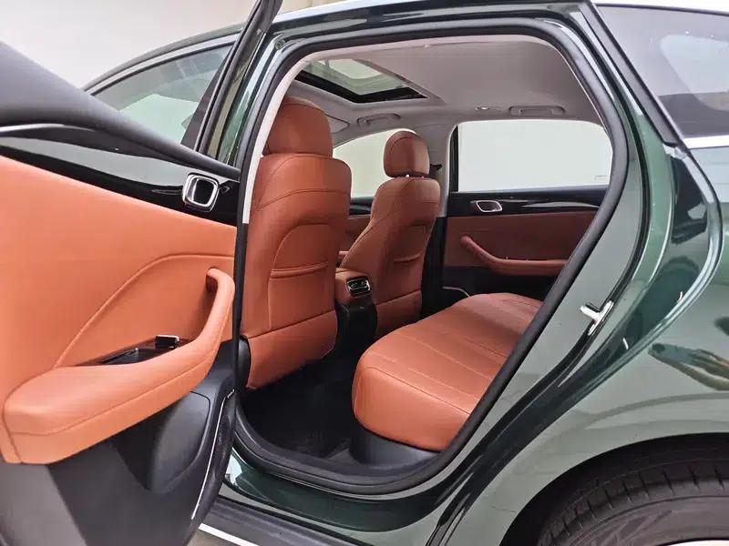 Geely Emgrand 2026 5th Generation 1.5T DCT Flagship Edition — миниатюра 18