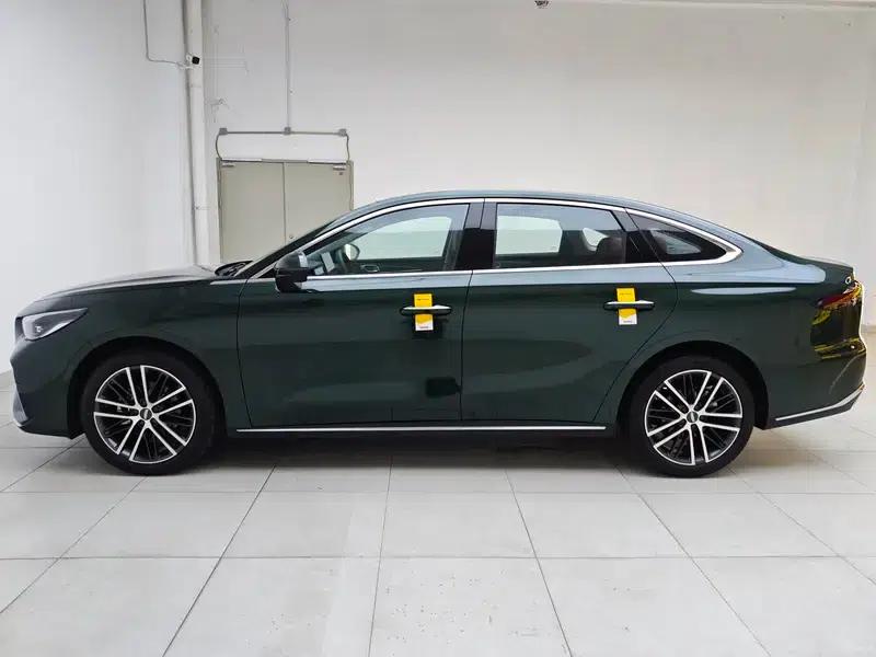 Geely Emgrand 2026 5th Generation 1.5T DCT Flagship Edition — миниатюра 4