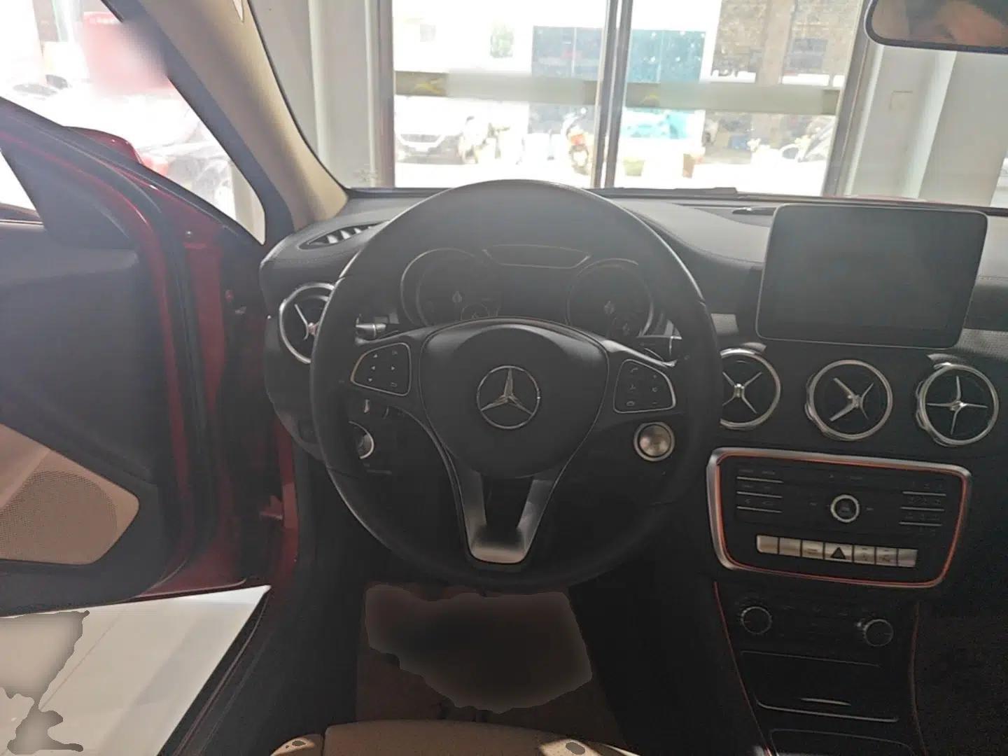 Mercedes-Benz GLA 2017 GLA 200 Fashion Model — миниатюра 13