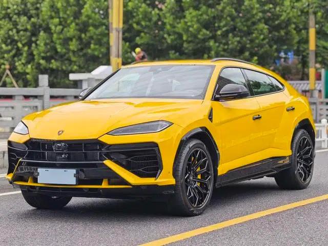 2025 Urus SE 4.0T Standard Edition