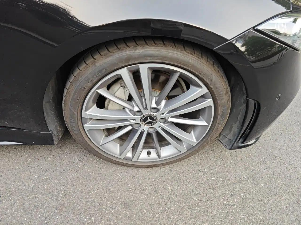 Mercedes-Benz CLS 2018 CLS 300 Luxury Model — миниатюра 8
