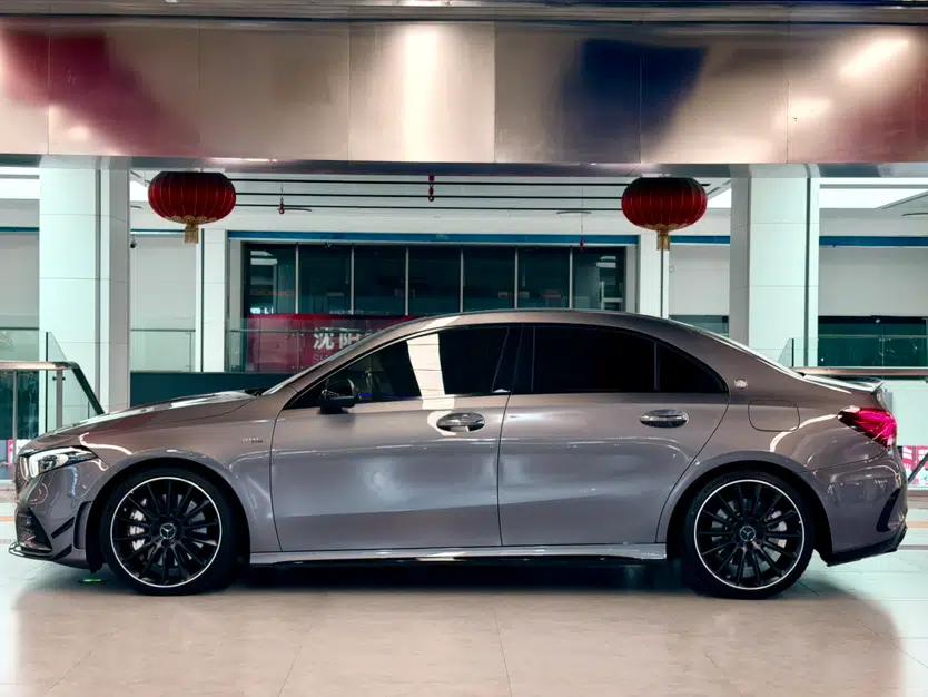 Mercedes-Benz A AMG 2019 AMG A 35 L 4MATIC — миниатюра 2