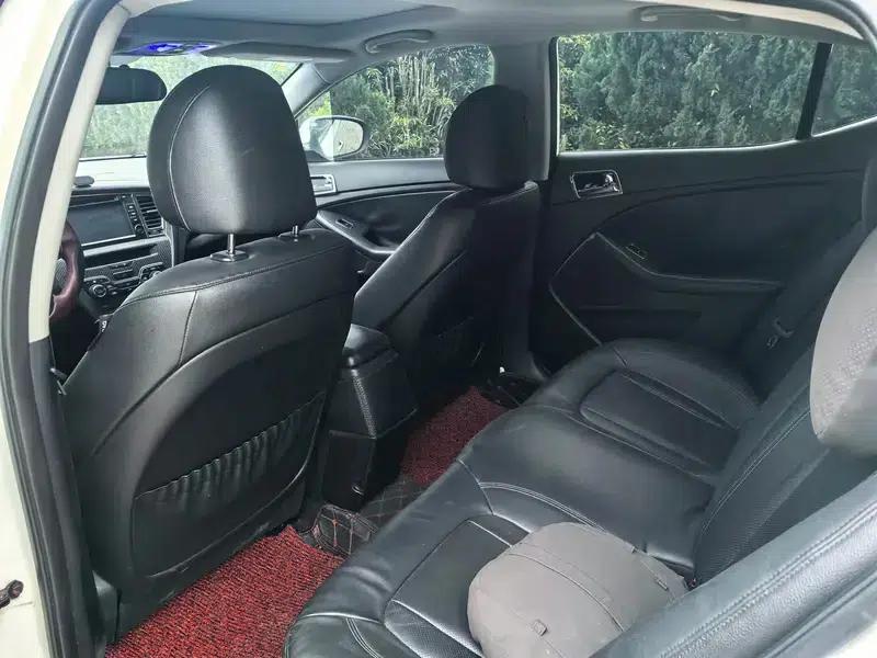 Kia K5 2011 2.0L Automatic GL — миниатюра 13